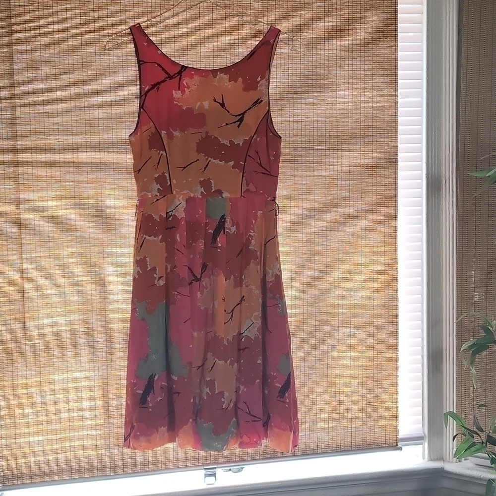 Antho  We love Vera Changing Canopy Dress - Picture 2 of 7